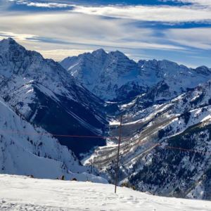 picture of a rope boundary line in the mountains